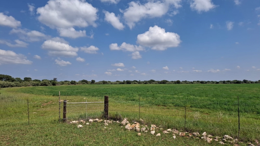 4 Bedroom Property for Sale in Jan Kempdorp Rural Northern Cape